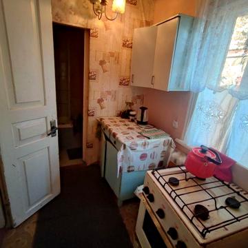 Здається пів будинку