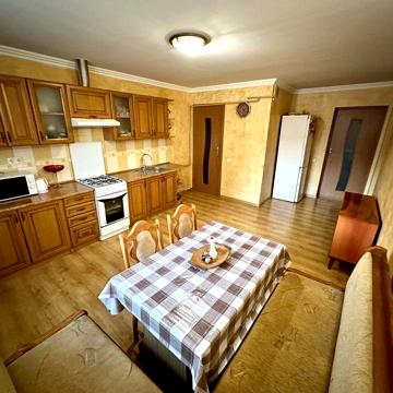 Продається квартира в центрі м. Стрий.