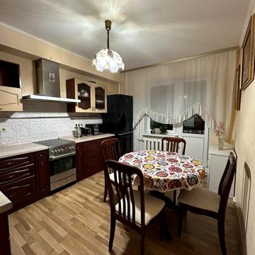 Бориса Гмирі вул., 3