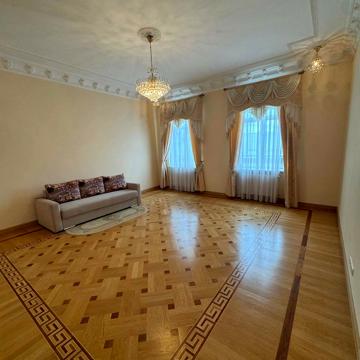 Мирона Тарнавського вул. (Кутузова), 4