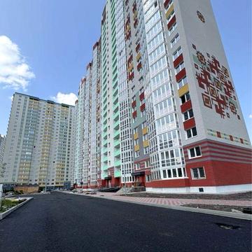 Продам каартиру 1 поверх ЖК Патріотика