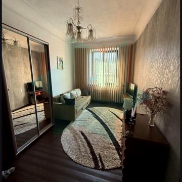 Дмитра Яворницького просп. (Карла Маркса), 90