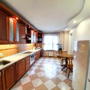 Бажана 36,  метро Харківська 3 хв, просторна 1-к квартира