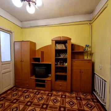 Богдана Хмельницького вул., 25