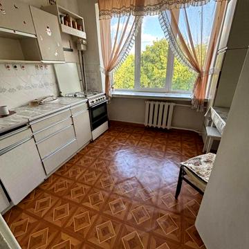 Володимирська вул., 10