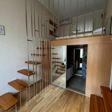 Продається 2-х кімнатна квартира в 2 рівні в самому Центрі Полтави