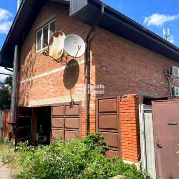 Олега Адамовського вул. (Камська), 4