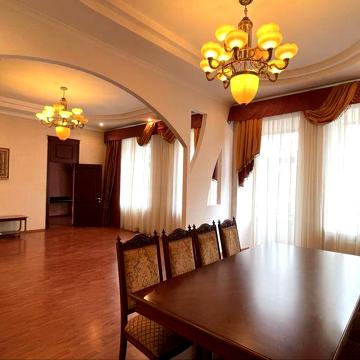 СДАМ квартиру под офис. 133.1 м². М. Арнаутская/Осипова.
