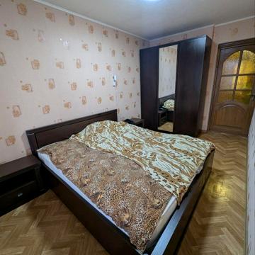 Михайла Драгоманова вул. (Димитрова), 52