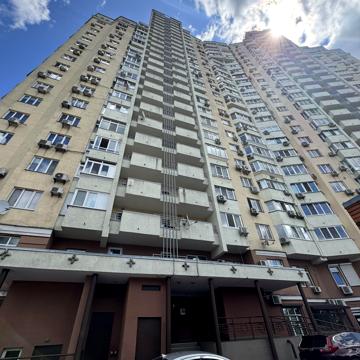 Йорданська вул. (Лайоша Гавро), 1