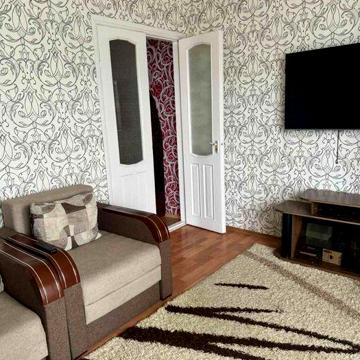 Продам 3к. квартиру Військове містечко 70кв.(з меблями та технікою)