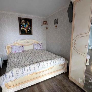 Мілютенка вул., 11
