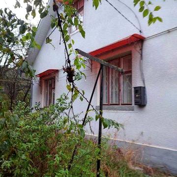 Продам домоволодіння в Іванківцях зі зручностями