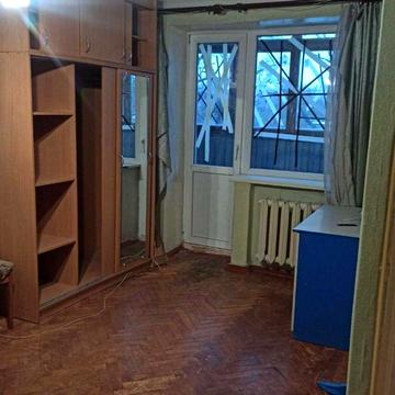 Продам 1-комн кв, метро Дворец спорта 5 мин, 4/5,кирпич, 22300 торг.