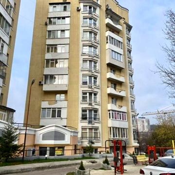 Плугова вул., 2а