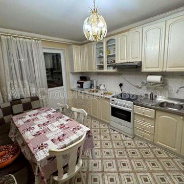 Чотирикімнатна квартира в Кадетському Гаю. по вул. Пулюя, 1А