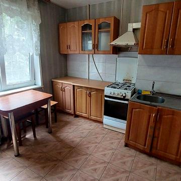 Сімї Глодан вул., 27