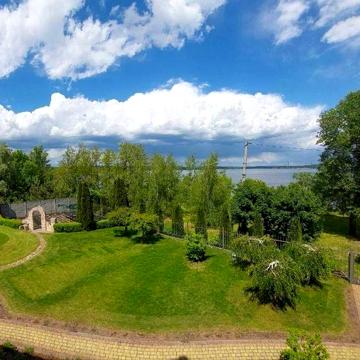 Райський куточок на березі Дніпра