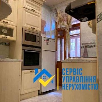 Сдам 3х,комн.сталинку метро Университет