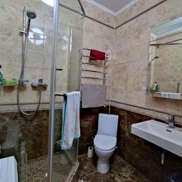 БЕЗ % Продаж 3-кімн. 105 кв2, метро Іподром, вул. Глушкова, 9в