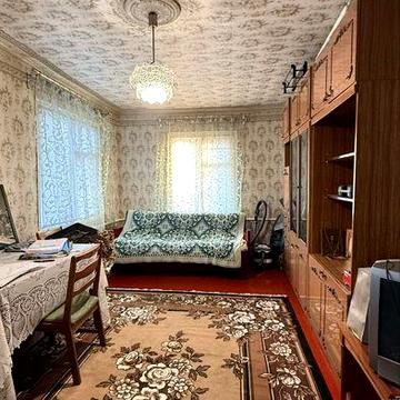 Будинок в Бучі з гарним садом в житловому стані