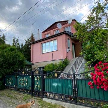 Двоповерховий будинок з усіма зручностями ( район Гора)