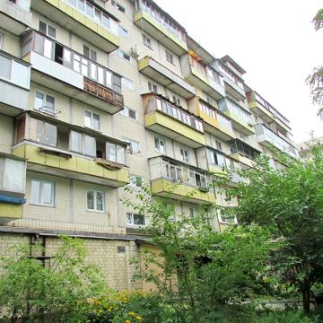 Чорнобильська вул., 3