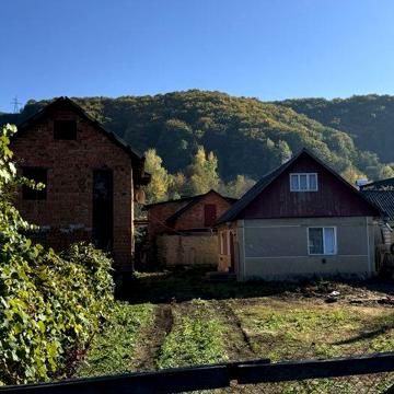 МОЖНА КУПИТИ ПІД ДЕРЖ.Програми Будинок в м Вижниця та 6.5 сотих землі