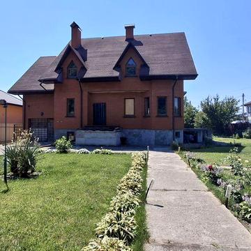 Будинок в Гостомелі з виходом на пляж