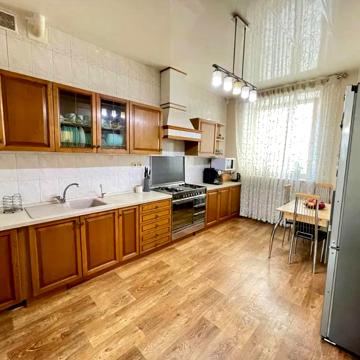Володимира Моссаковського вул. (Клари Цеткін)