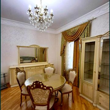 Михайла Грушевського вул., 34/1