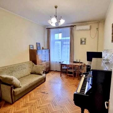 Василя Тютюнника вул. (Анрі Барбюса), 32