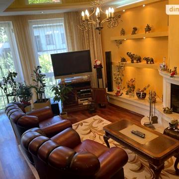 Продаж 3к Квартира Ніжинська вулиця