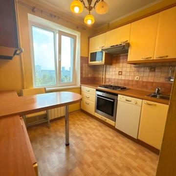 Академіка Булаховського вул., 30-Б