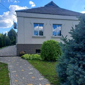 Продам великий будинок по вулиці Уріцкого