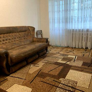 Продам 2-х комн квартиру на Победе