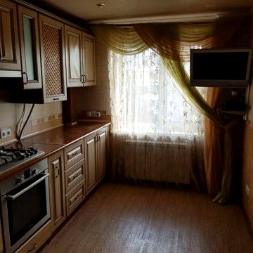Довгострокова оренда 3к Квартира Космонавтів вулиця