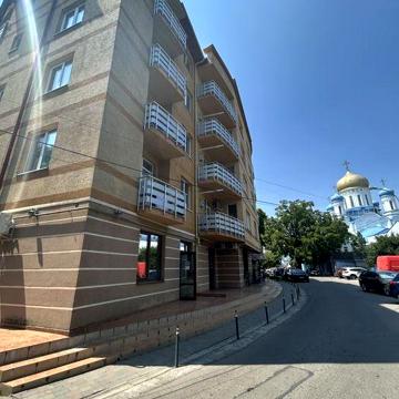 Продам 3 кімнатну квартиру біля Собору