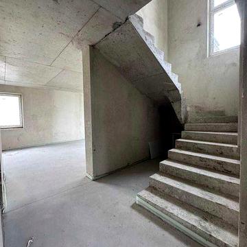 Продаж 4 - к пентхауса з виглядом на Винниківський ліс