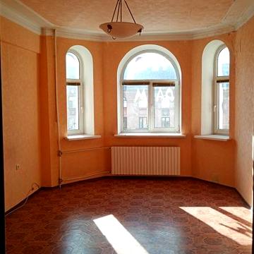Продам велику 2-кімнатну "сталінку" на "Ставках".