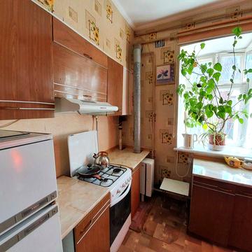 Слободка Продам трехкомнатную квартиру  возле базарчика Л.Д