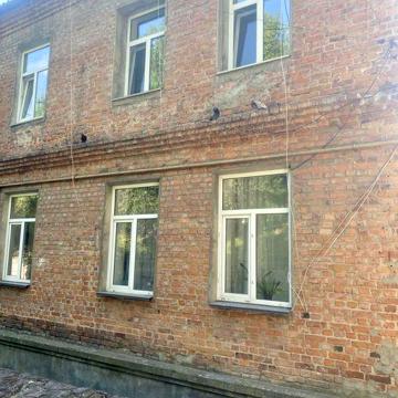 Продам двокімнатну квартиру в центрі