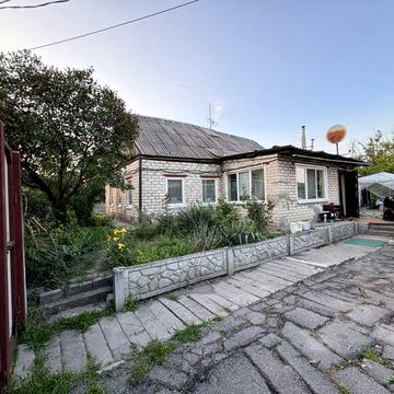 Продам дом на красной линии (не аренда)
