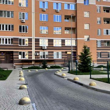 Захисників України вул. (1-го Травня), 18