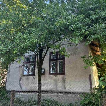 Продається деревʼяна хата з меблями в с. Пониква