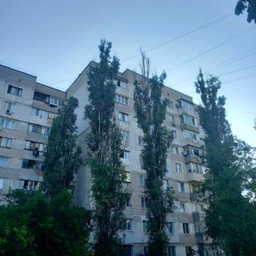 Генерала Олекси Алмазова вул. (Генерала Карпенка), 42