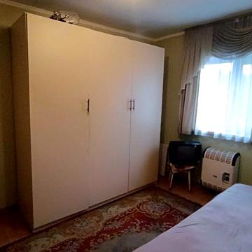 3 кімн. дача біля лісу. Е газ, скважина, 5 соток, є гараж.  Річка.