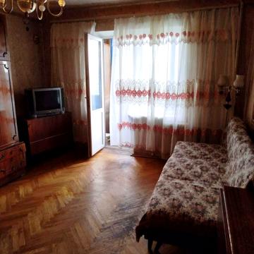 Братиславська вул., 40