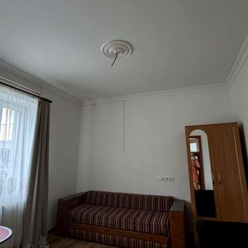 Здається 2 км квартира