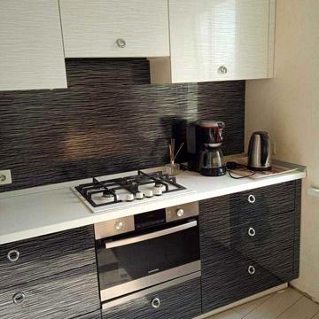 2-комн. 52 м2, пр-т. Королева, дорогой ремонт